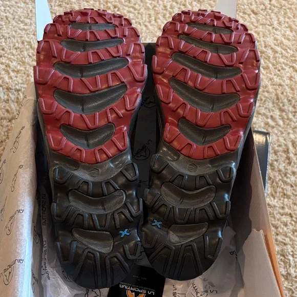 La Sportiva HELIOS III mountain running shoes
